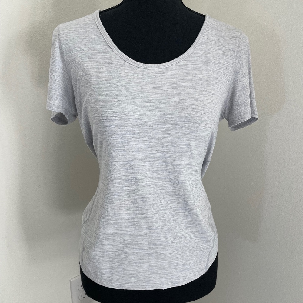 Old Navy Active Breathe On Keyhole Top Medium